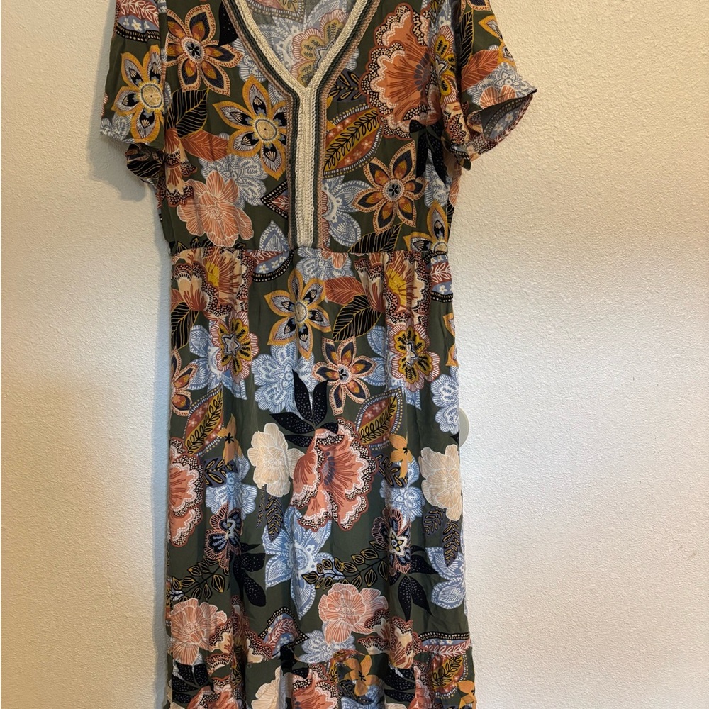 Floral Green Maxi Dress - Picture 3 of 5